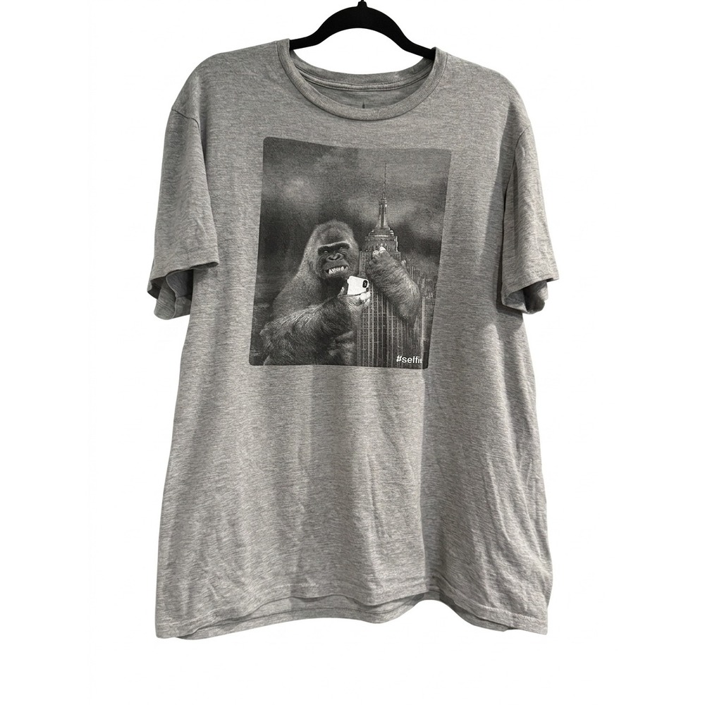 Empire State Building King Kong Selfie Graphic T-Shirt Gray Mens Large NYC Tee